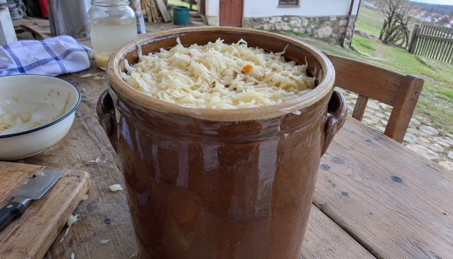 Kysané zelí, které křupe celou zimu